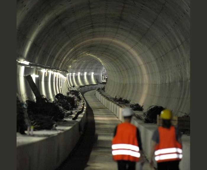 wpid-18847_tunnel.jpg