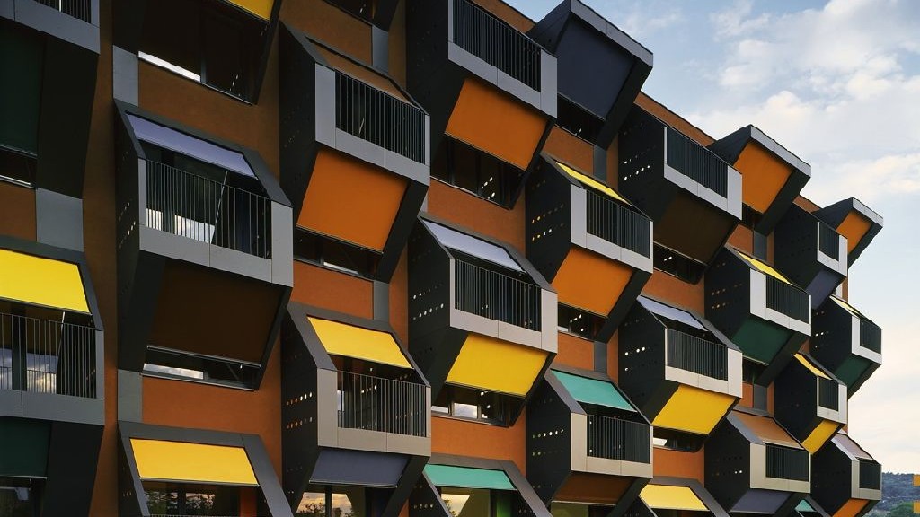 wpid-19643_izolaanapartmentexteriorfacade.jpg