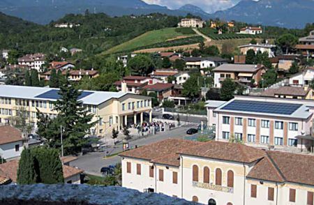 wpid-380_fotovoltaicoscuola.jpg