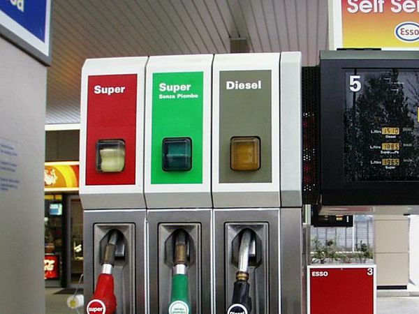 wpid-381_distributoredibenzina.jpg