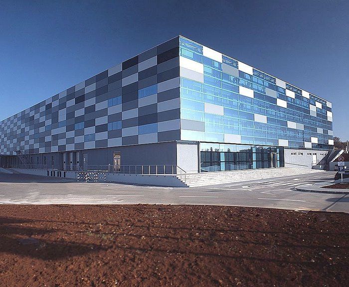 wpid-5940_hinterluftetefassadenausaluminium.jpg